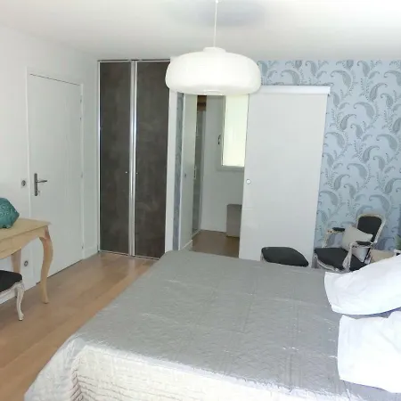 Aux Pieds Des Pins Guest house
